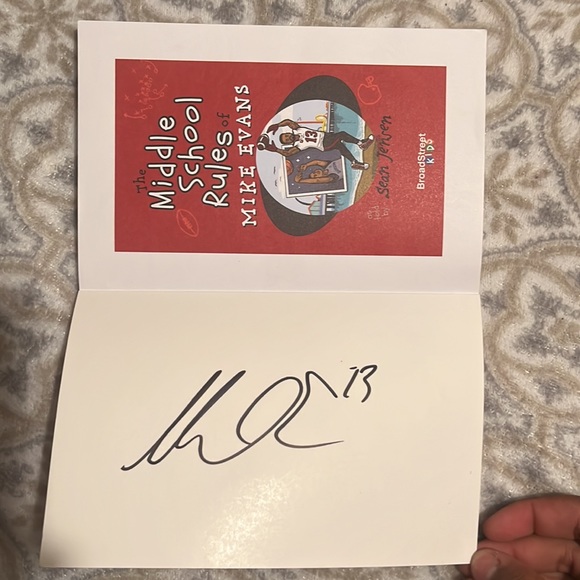 Signed Mike Evans book/ new - Picture 3 of 7